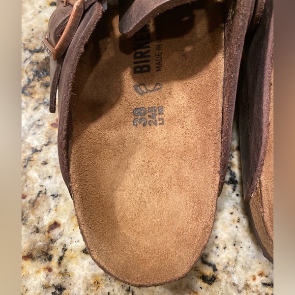 Birkenstock Boston Leather
Cloggs Size 38 L7 M5/US women size 7-7.5/Lightly used - Picture 6 of 9